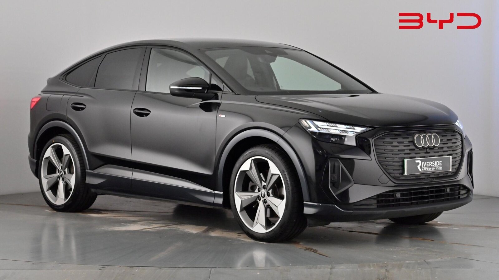 Main listing image - Audi Q4