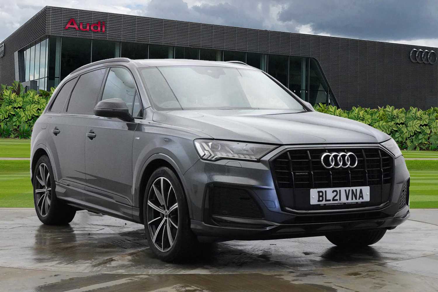 Main listing image - Audi Q7