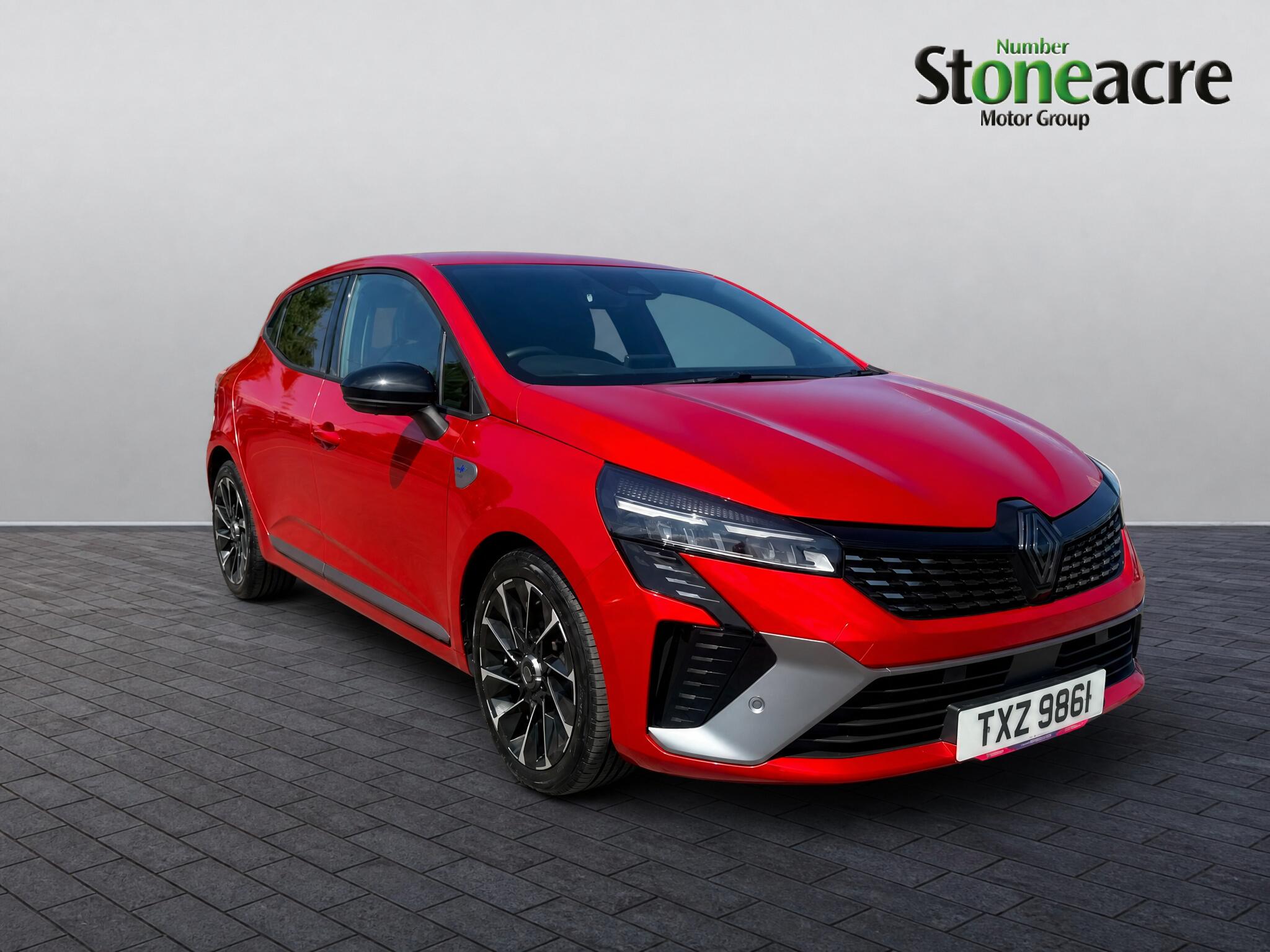 Main listing image - Renault Clio