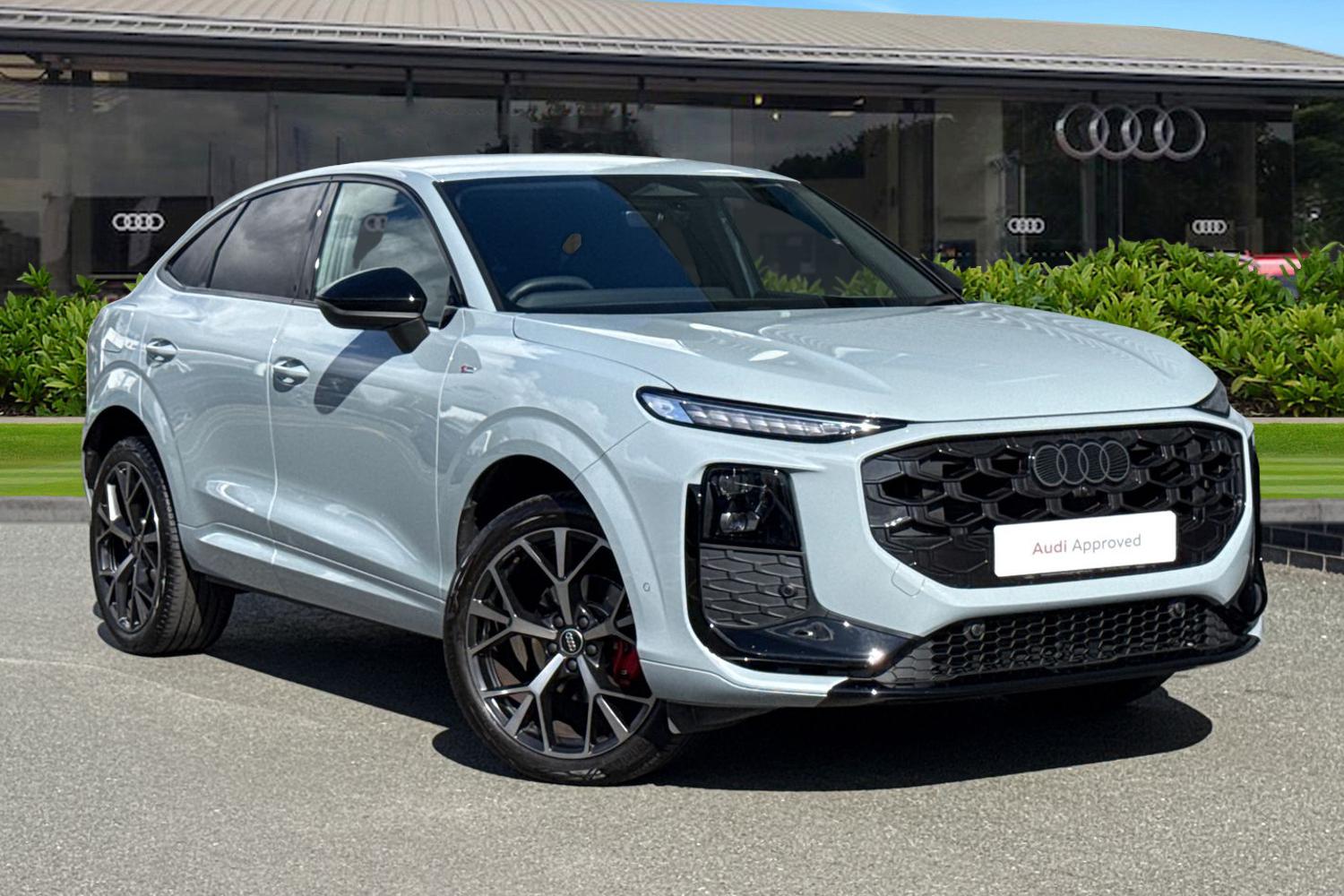 Main listing image - Audi Q3