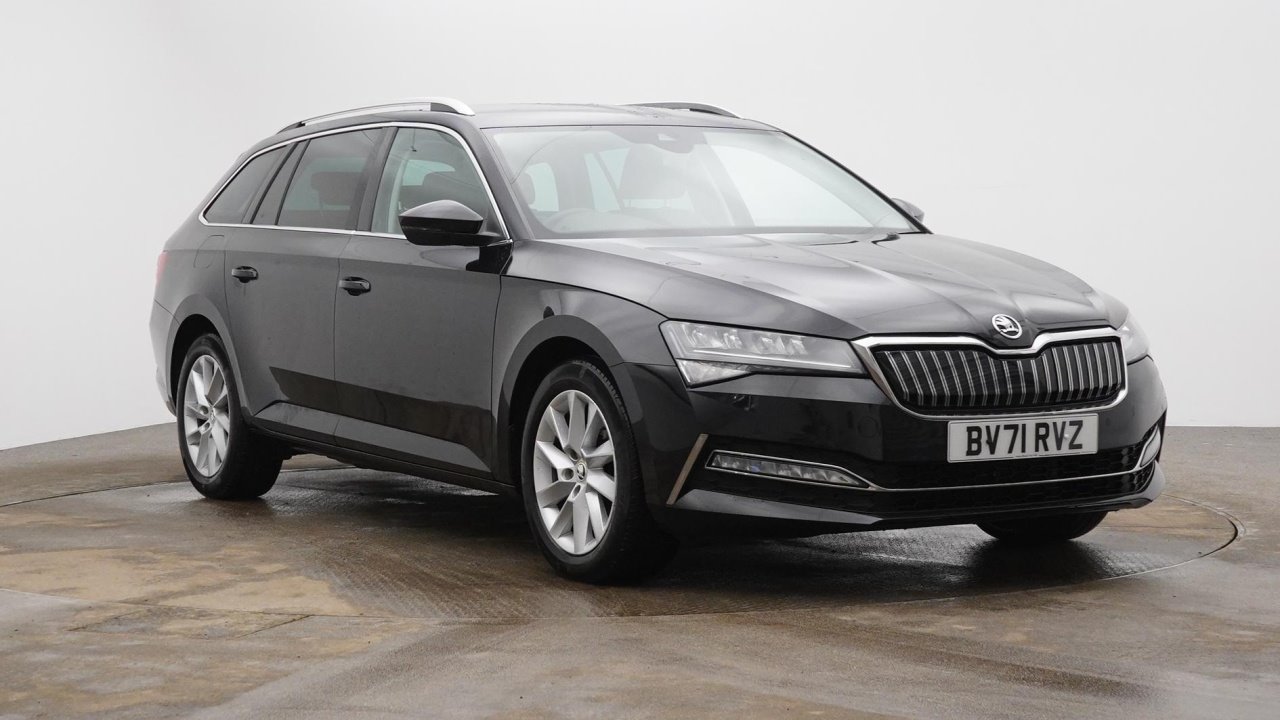 Main listing image - Skoda Superb Estate