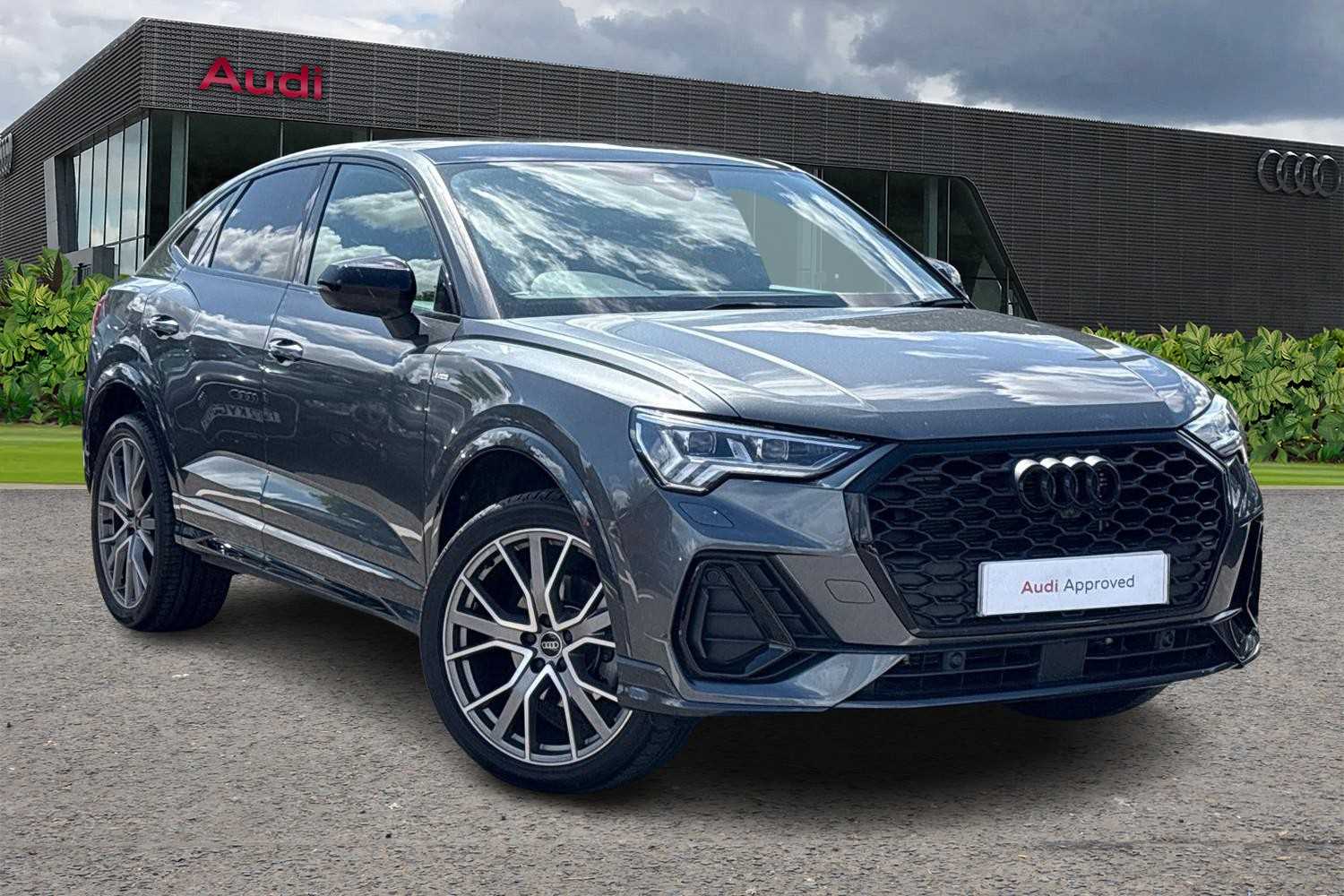 Main listing image - Audi Q3