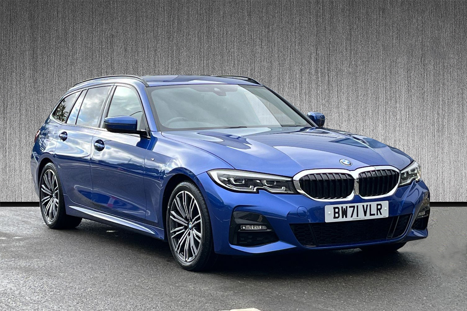 Main listing image - BMW 3 Series Touring