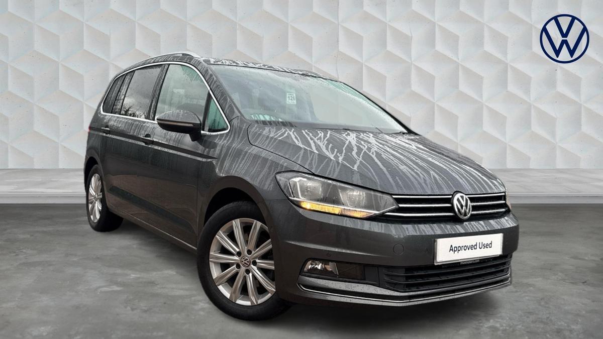 Main listing image - Volkswagen Touran