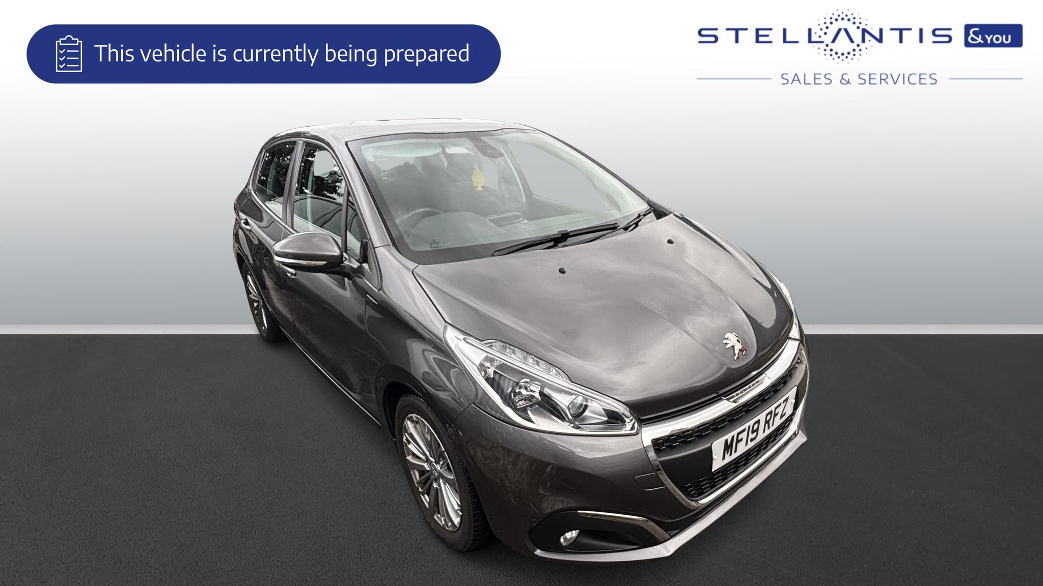 Main listing image - Peugeot 208