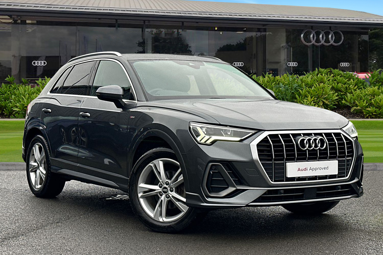 Main listing image - Audi Q3