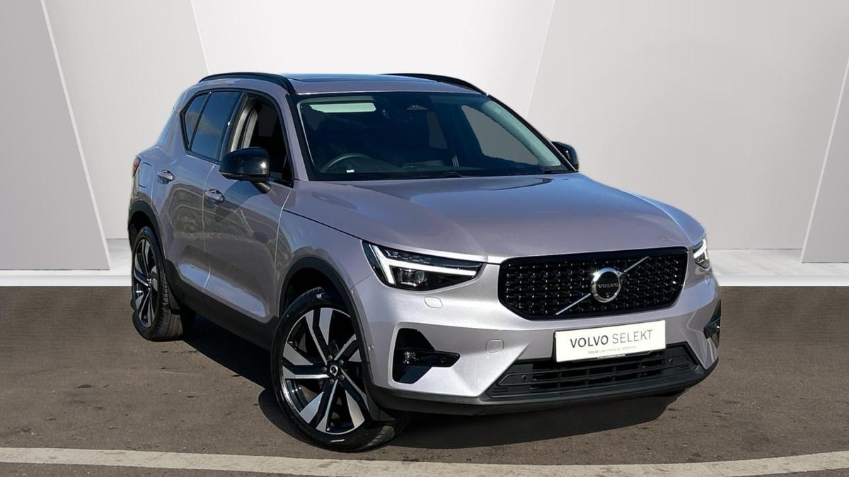 Main listing image - Volvo XC40
