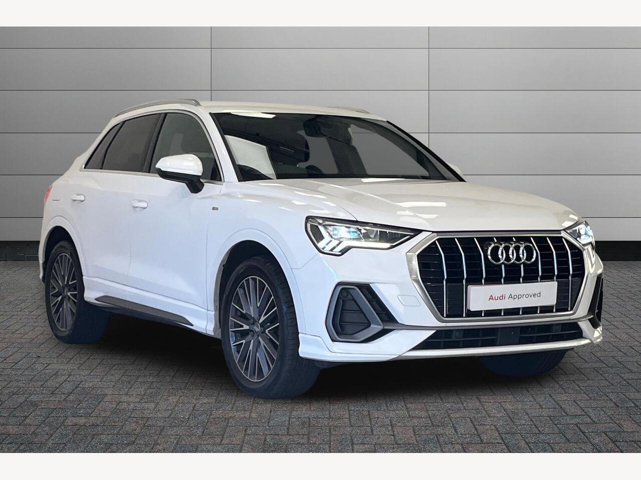 Main listing image - Audi Q3