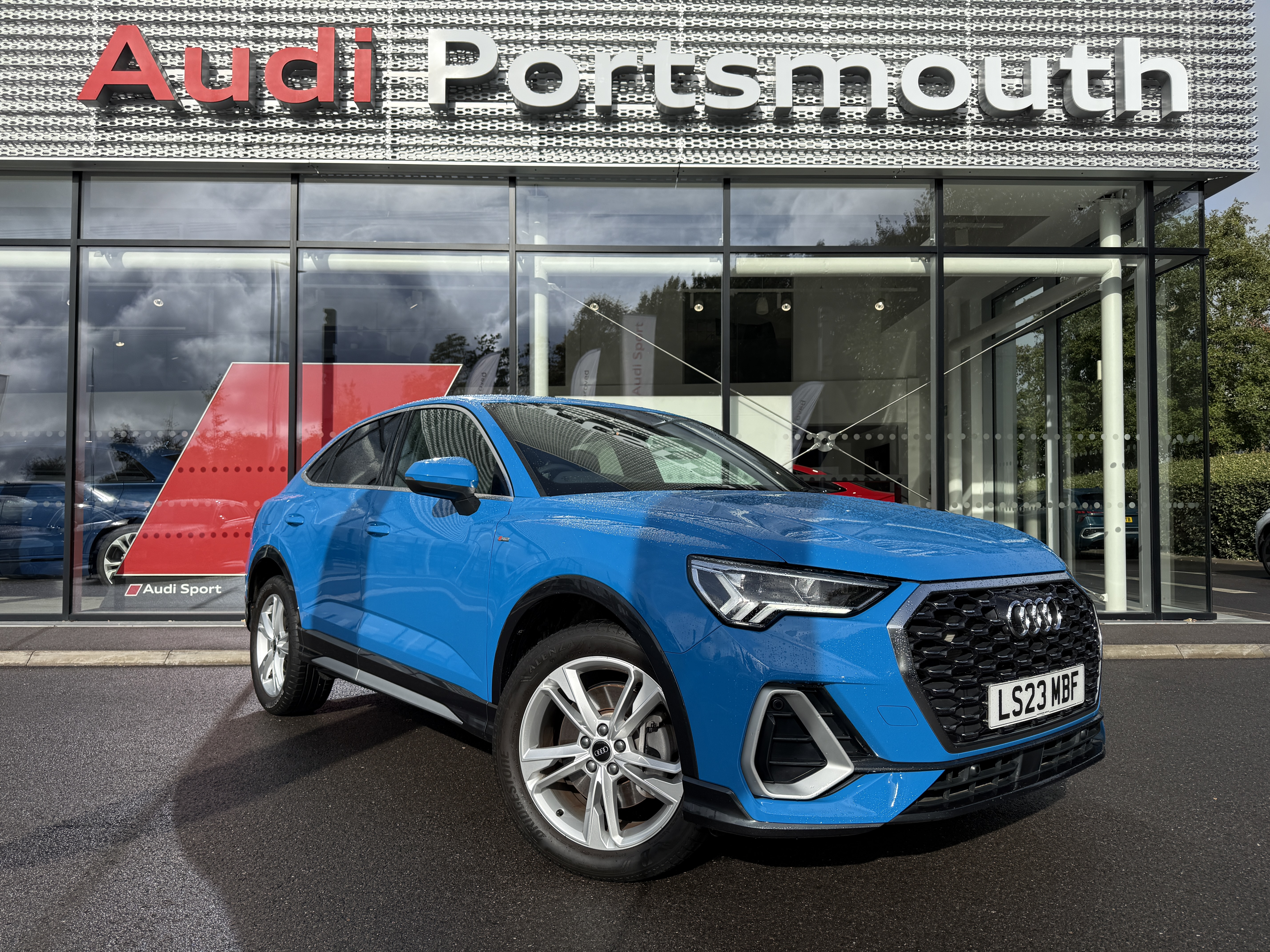 Main listing image - Audi Q3