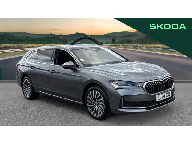 Main listing image - Skoda Superb Estate