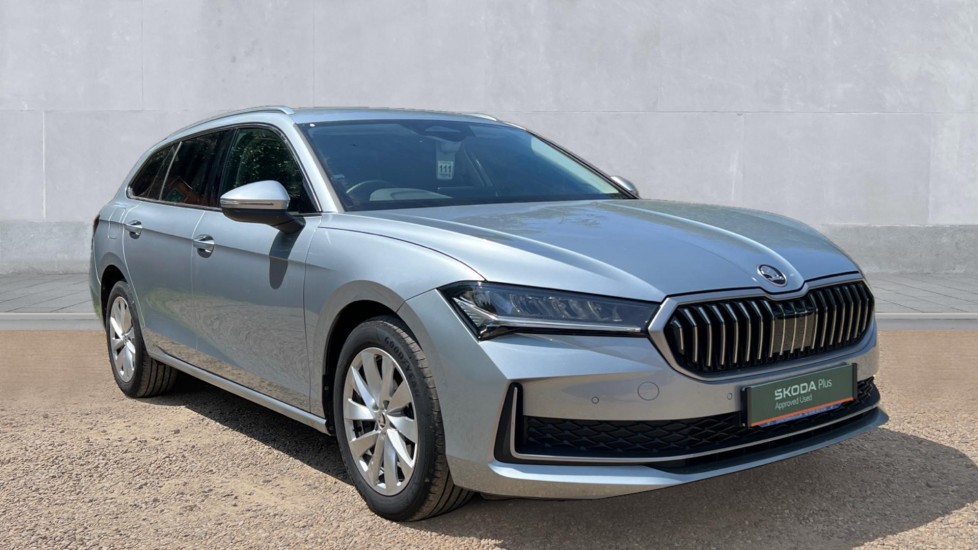 Main listing image - Skoda Superb Estate