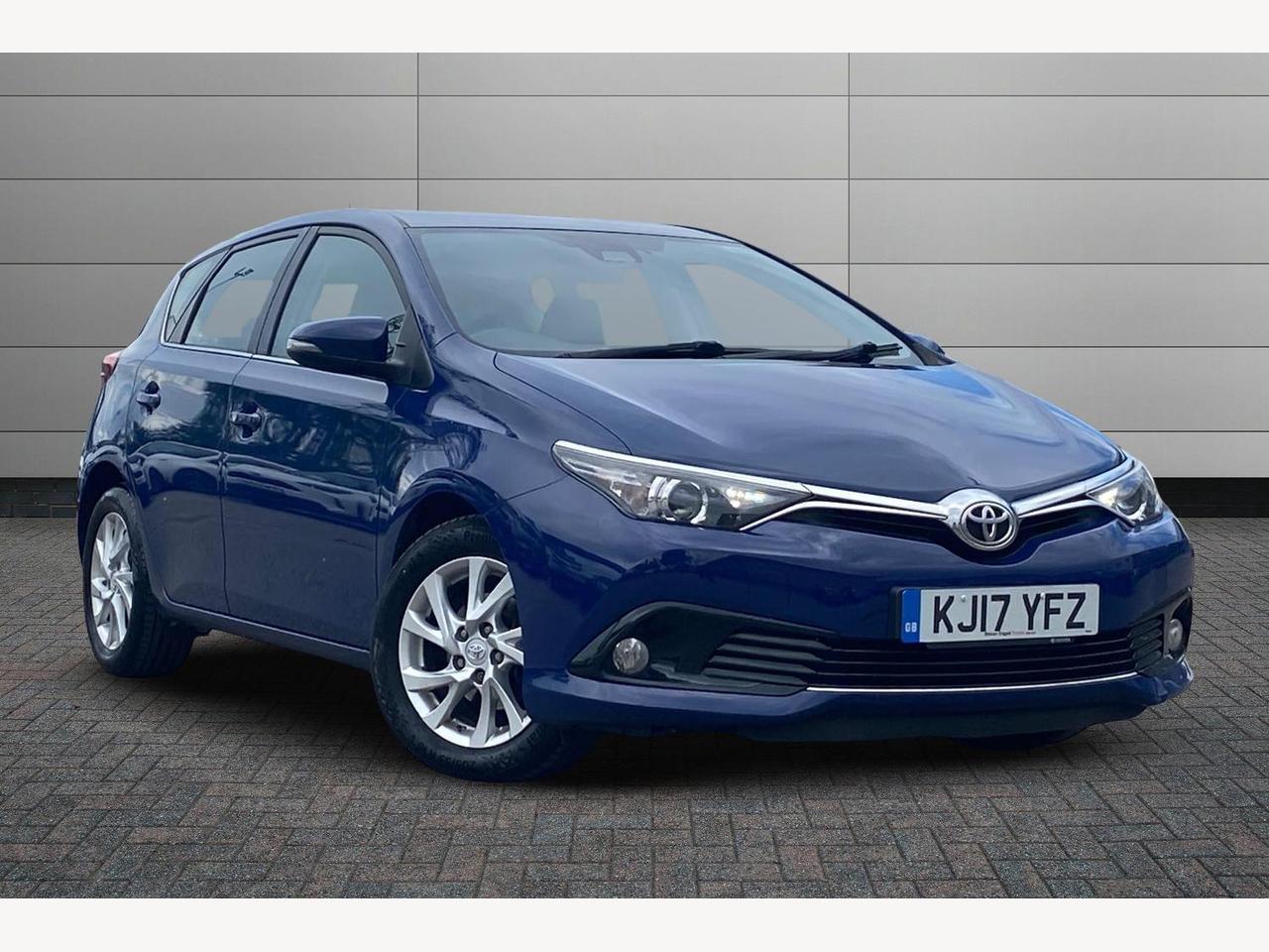 Main listing image - Toyota Auris