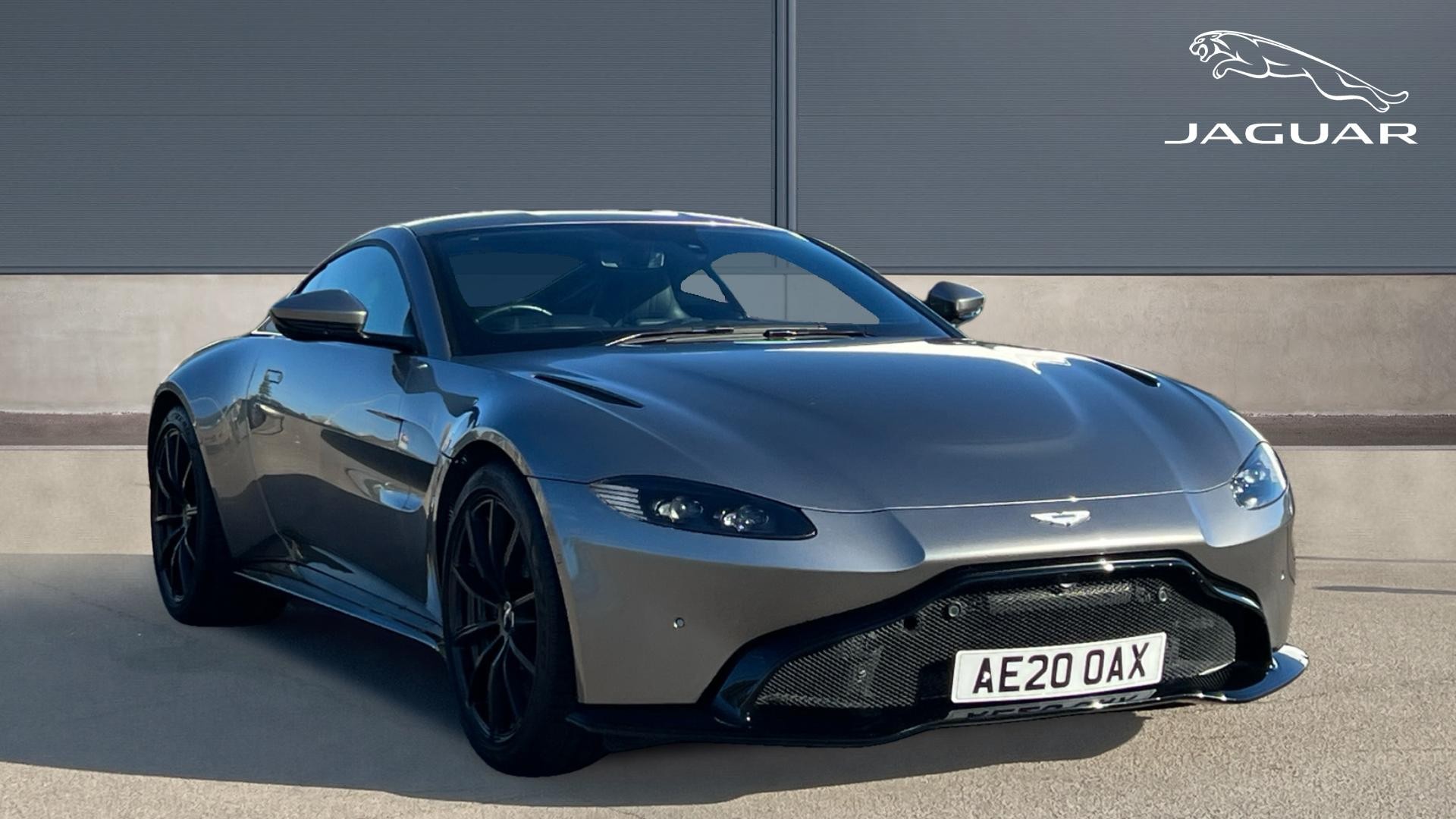 Main listing image - Aston Martin Vantage