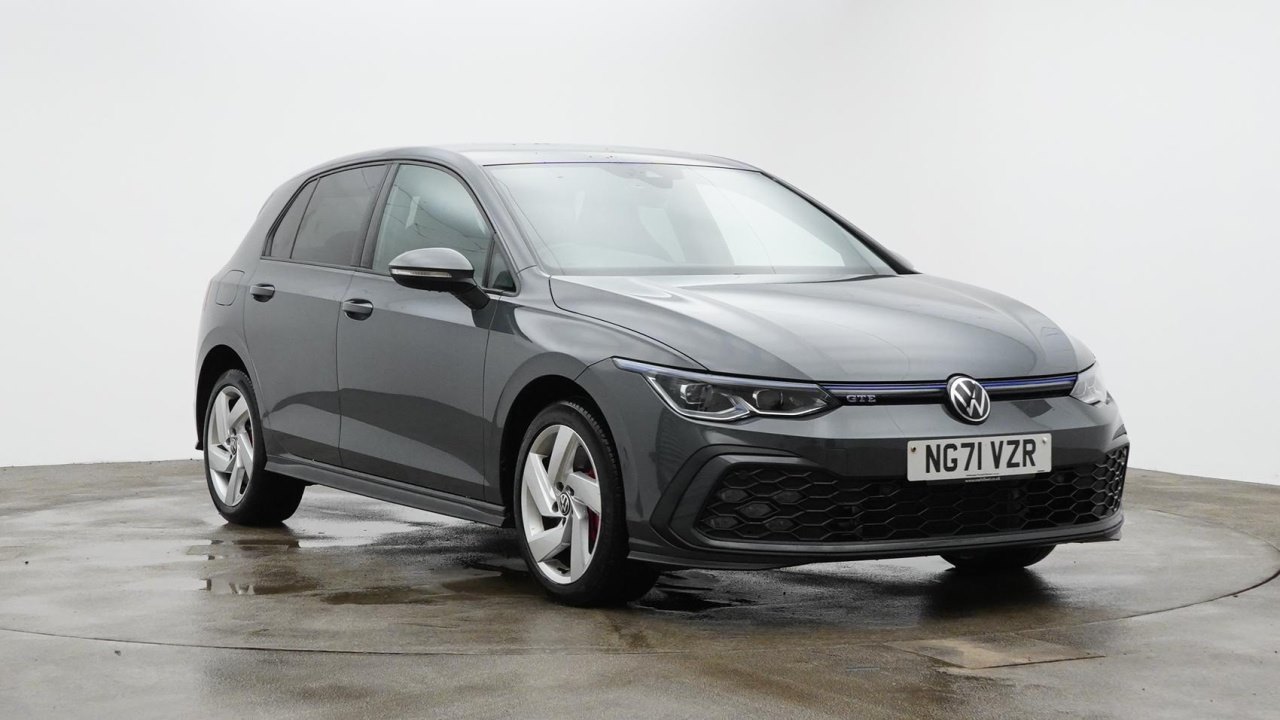 Main listing image - Volkswagen Golf GTE