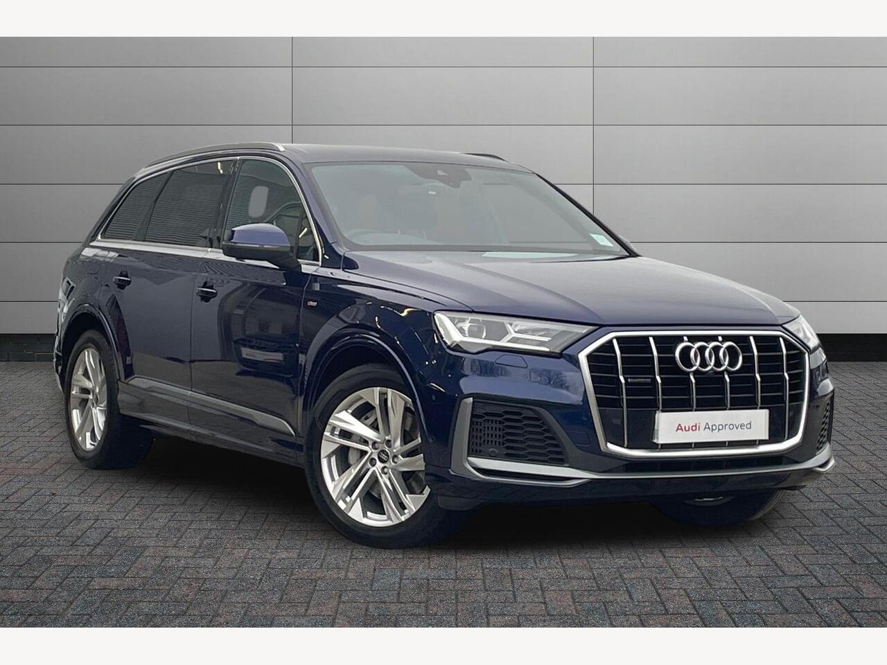 Main listing image - Audi Q7