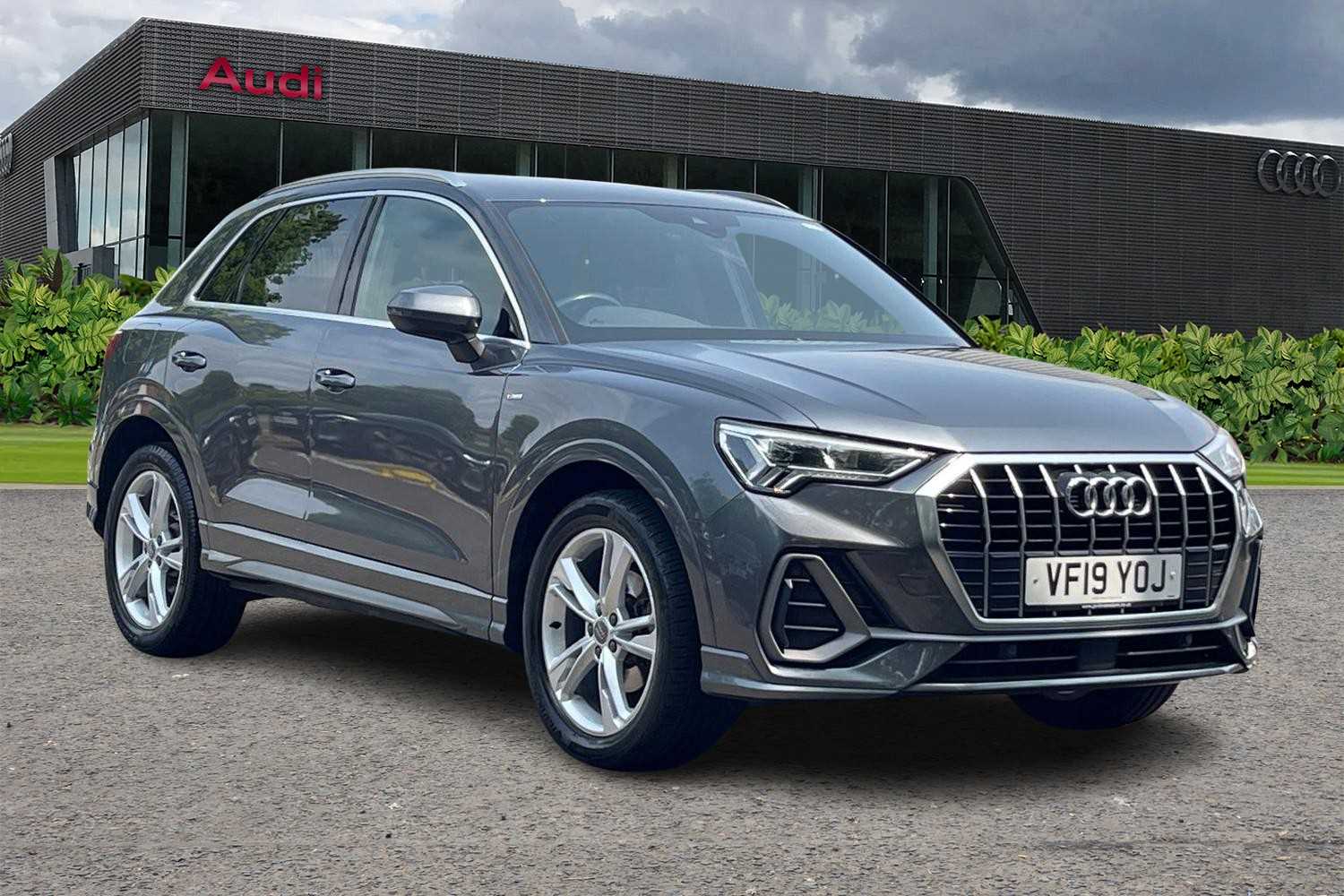 Main listing image - Audi Q3