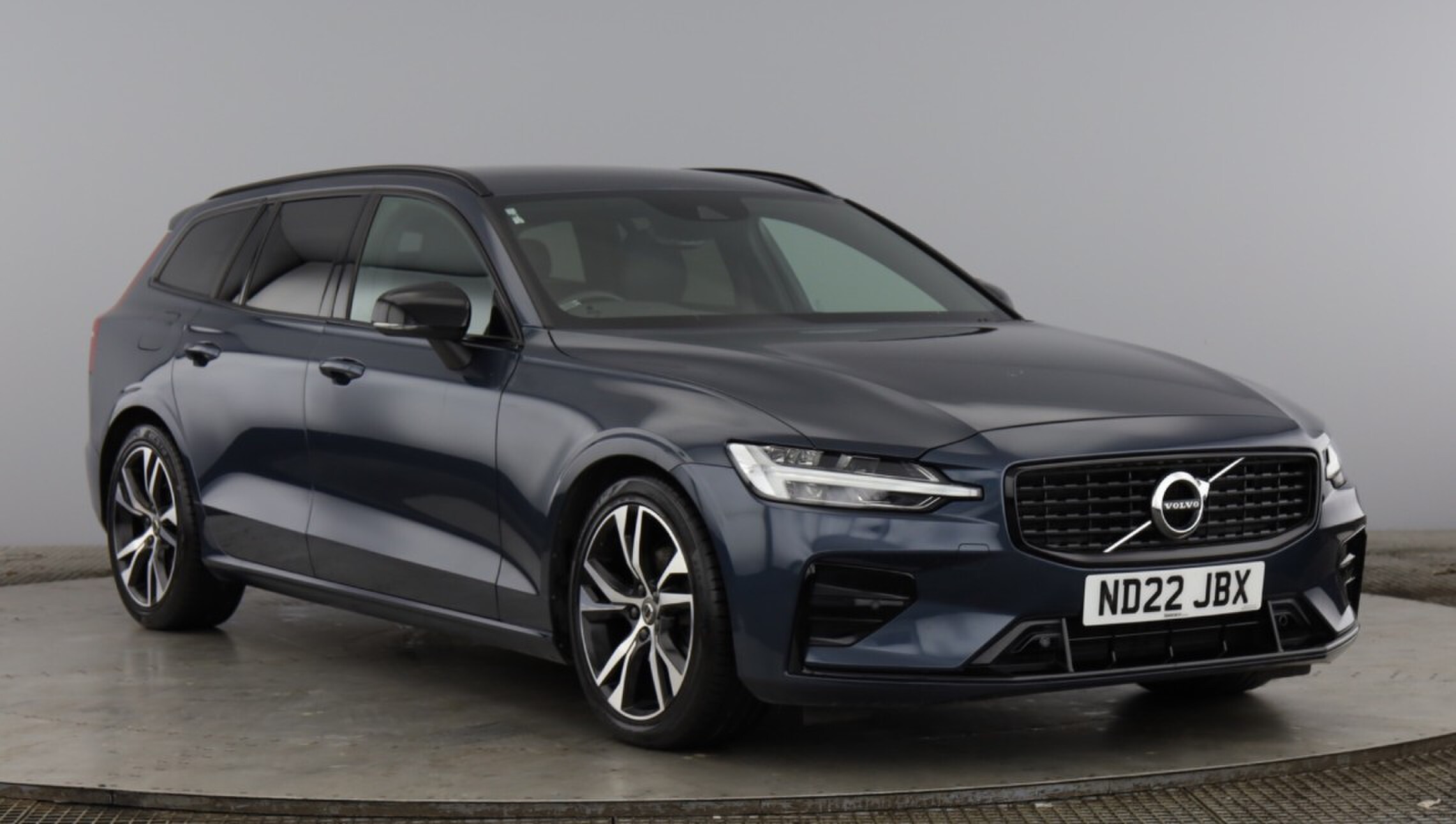 Main listing image - Volvo V60