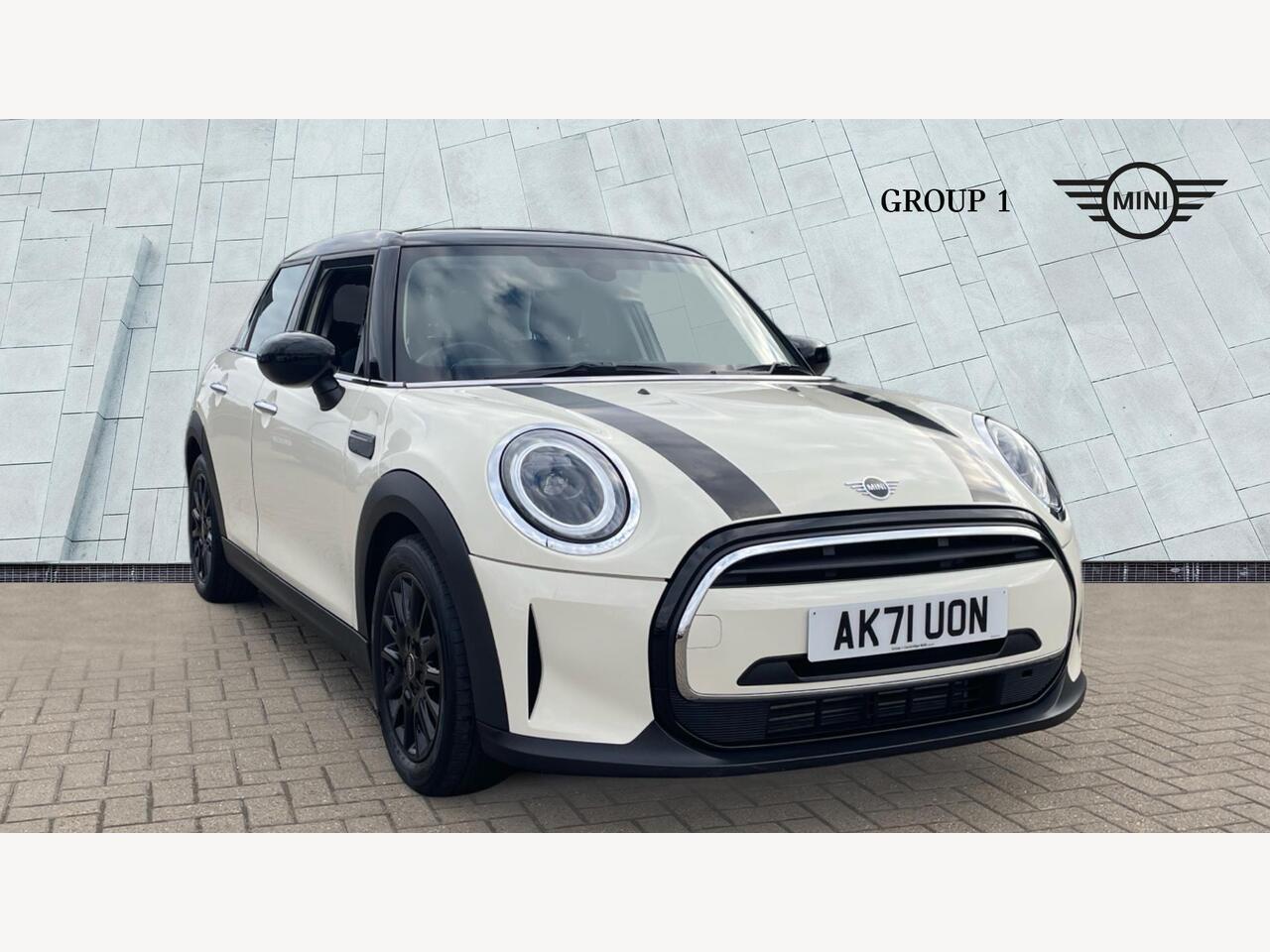 Main listing image - MINI Hatchback 5dr