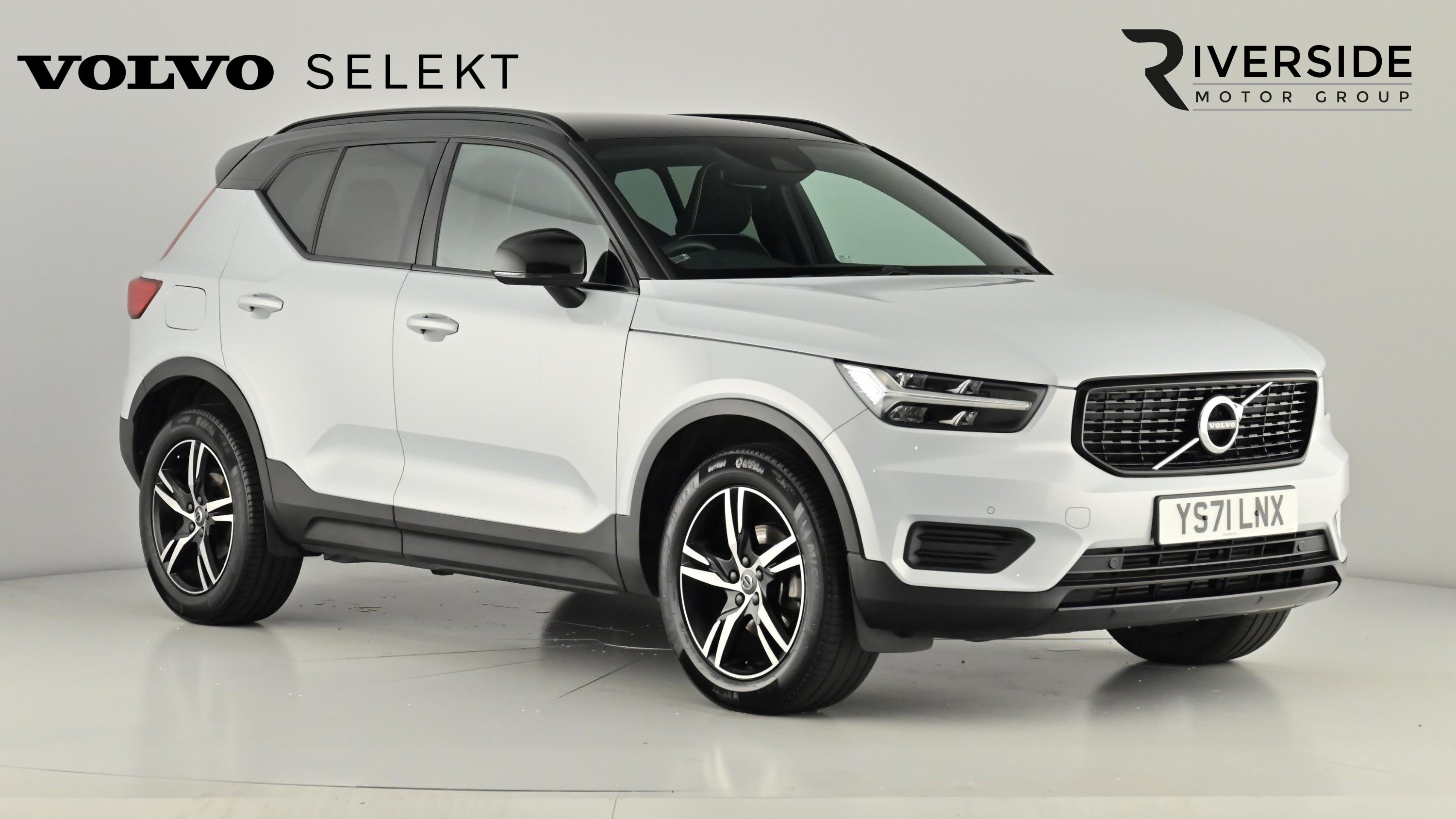 Main listing image - Volvo XC40