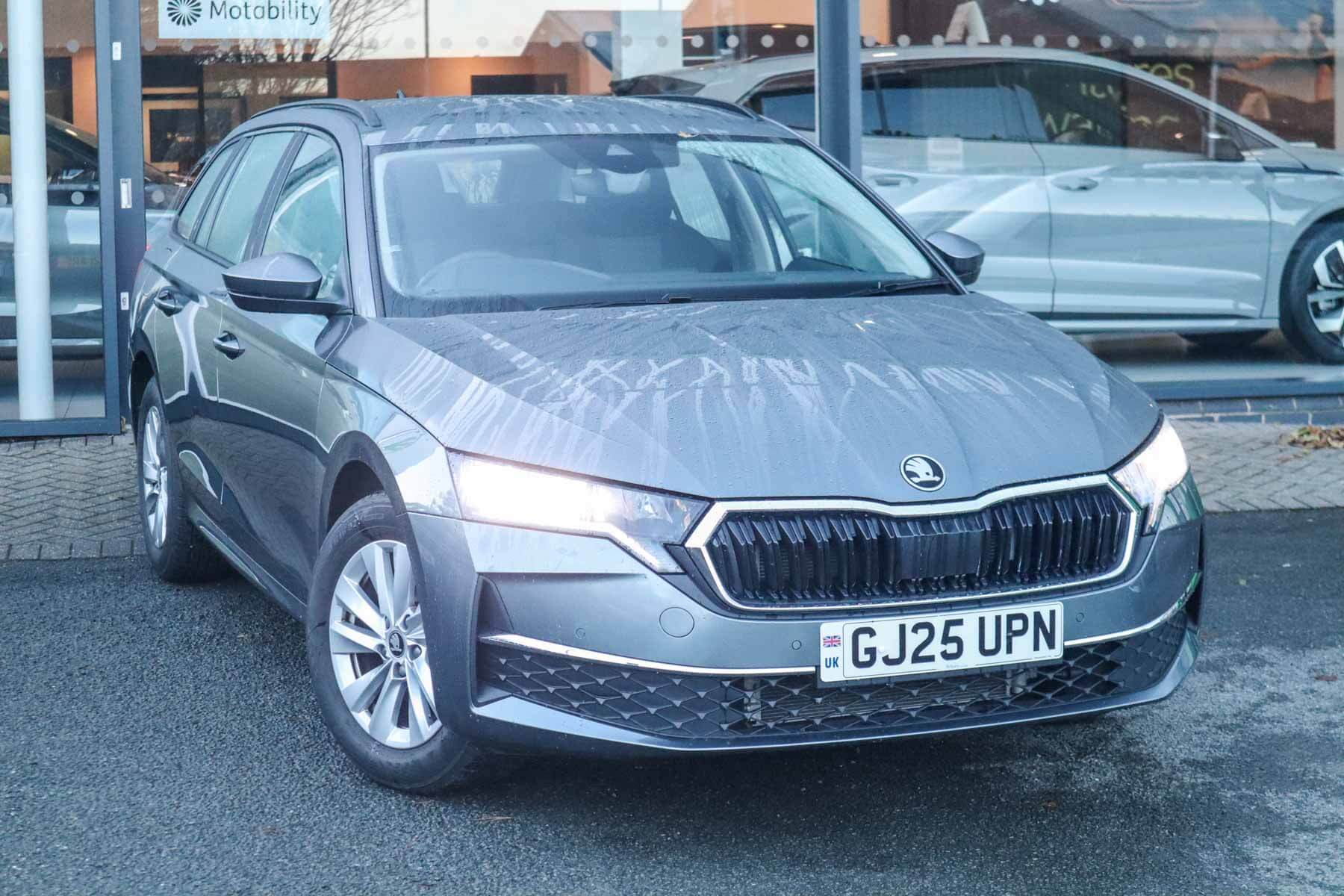 Main listing image - Skoda Octavia Estate