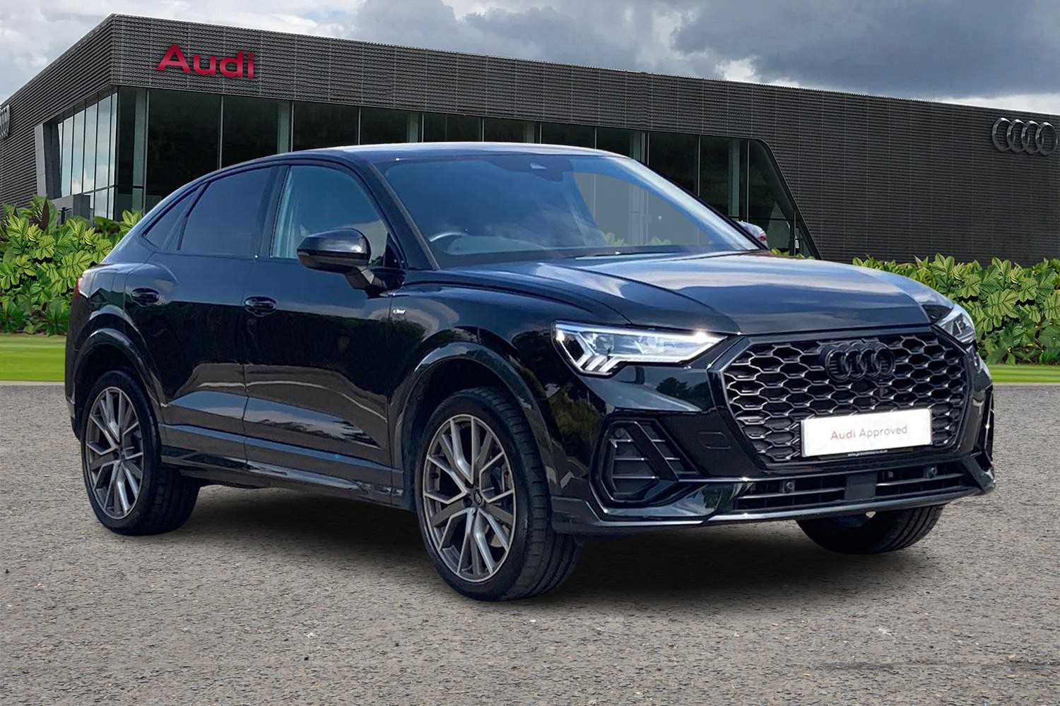 Main listing image - Audi Q3