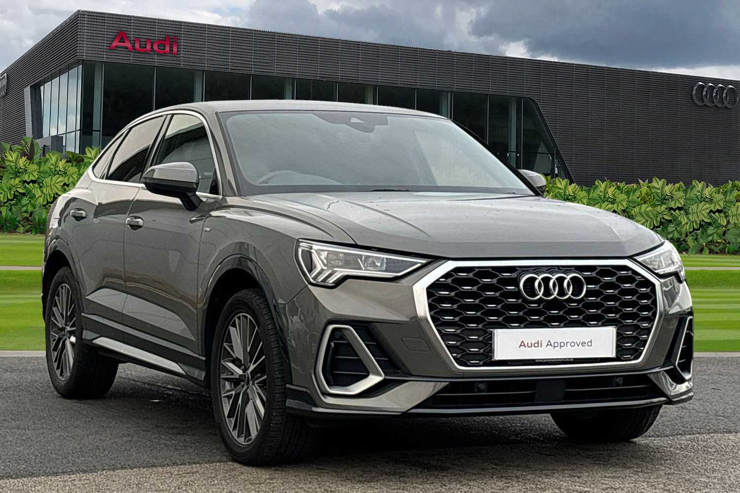 Main listing image - Audi Q3