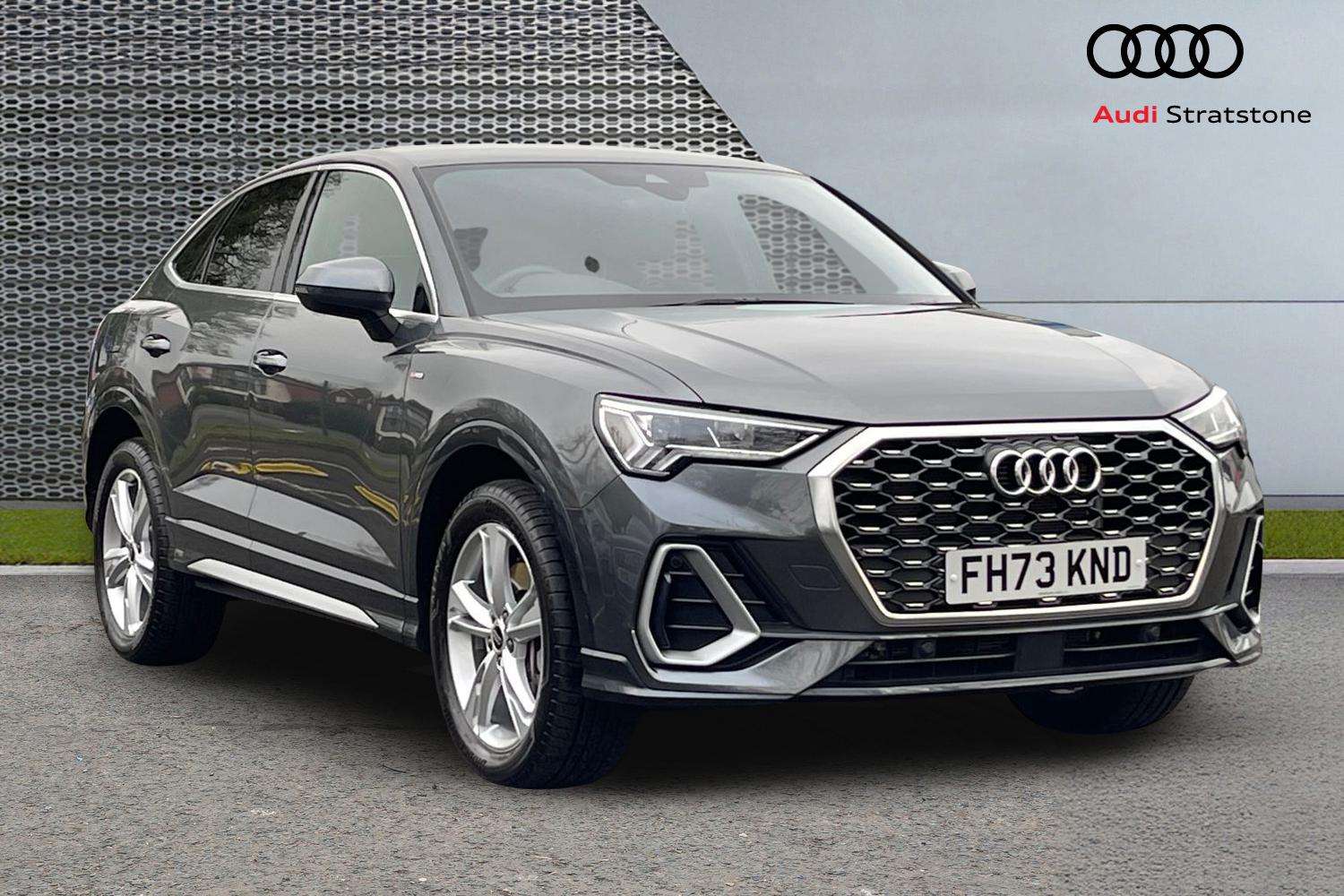Main listing image - Audi Q3