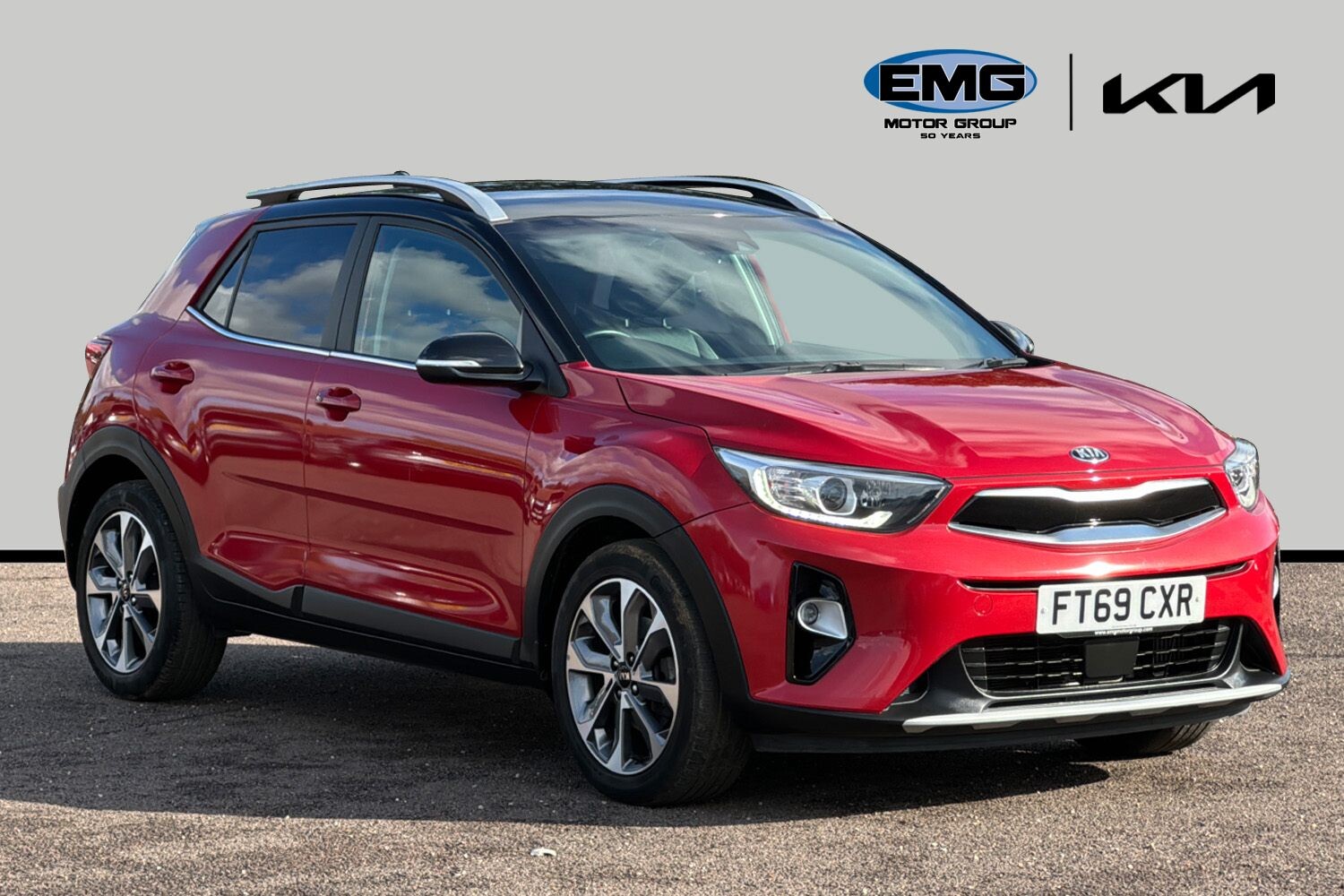 Main listing image - Kia Stonic