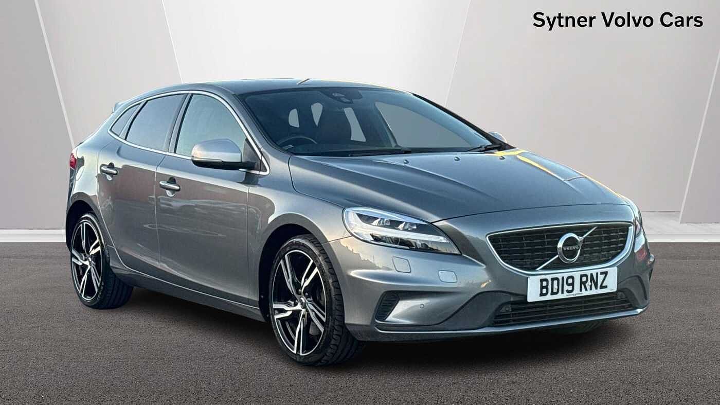 Main listing image - Volvo V40