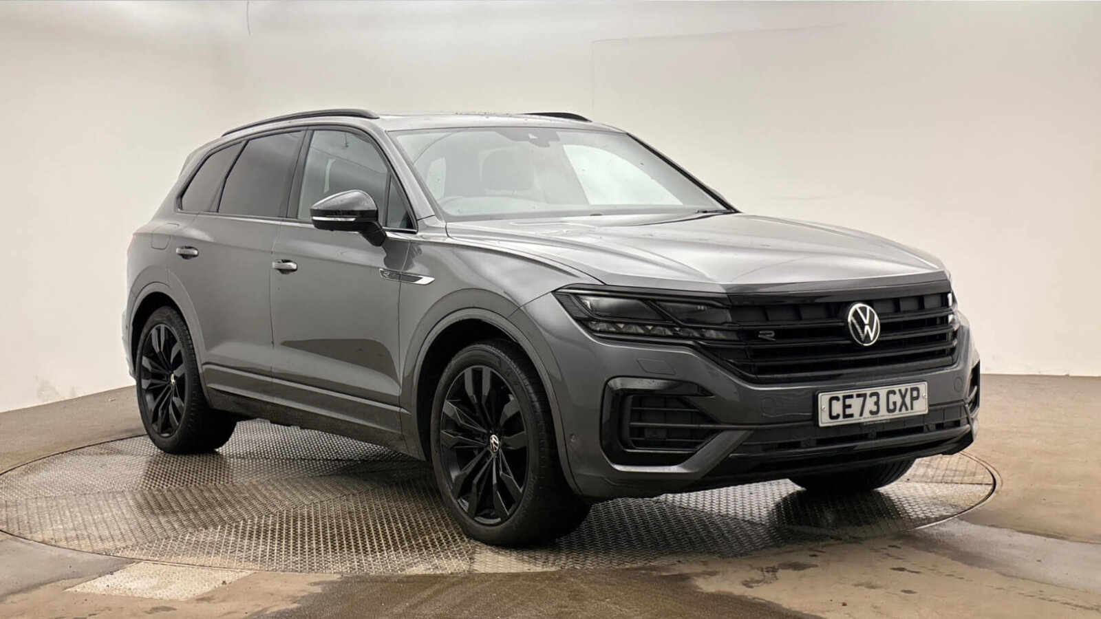 Main listing image - Volkswagen Touareg