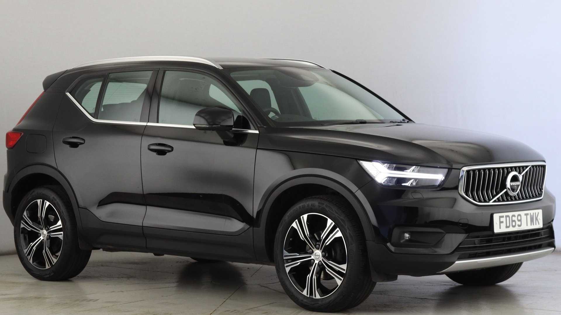 Main listing image - Volvo XC40