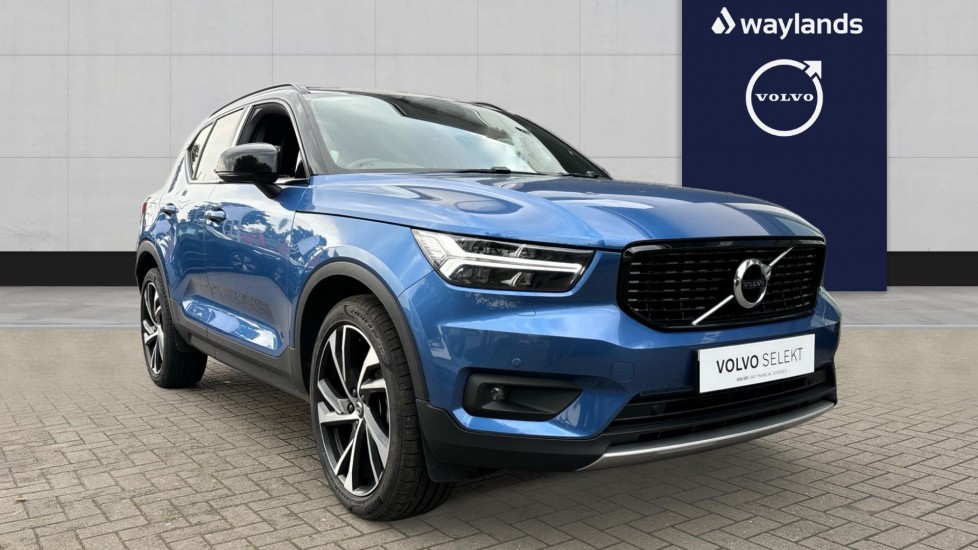 Main listing image - Volvo XC40