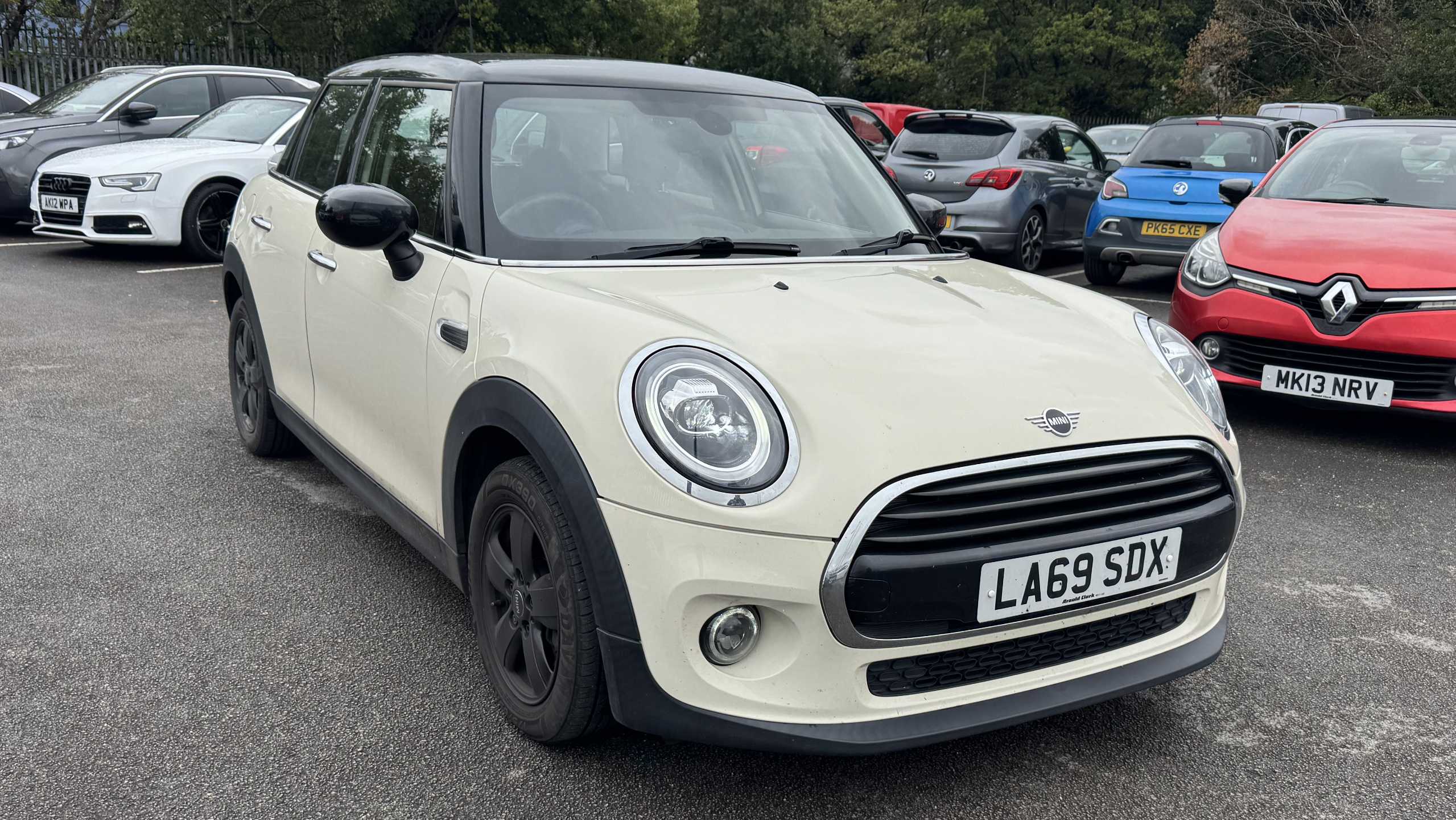 Main listing image - MINI Hatchback 5dr