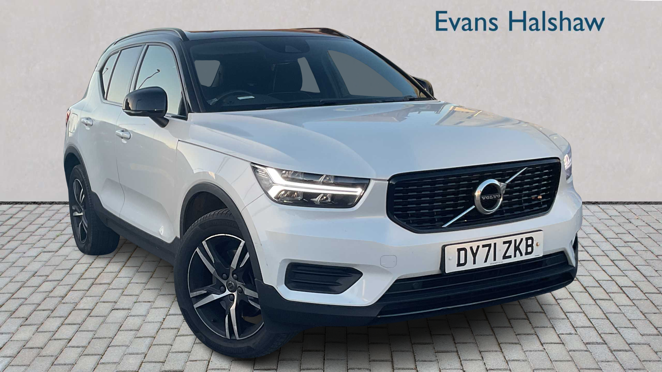 Main listing image - Volvo XC40