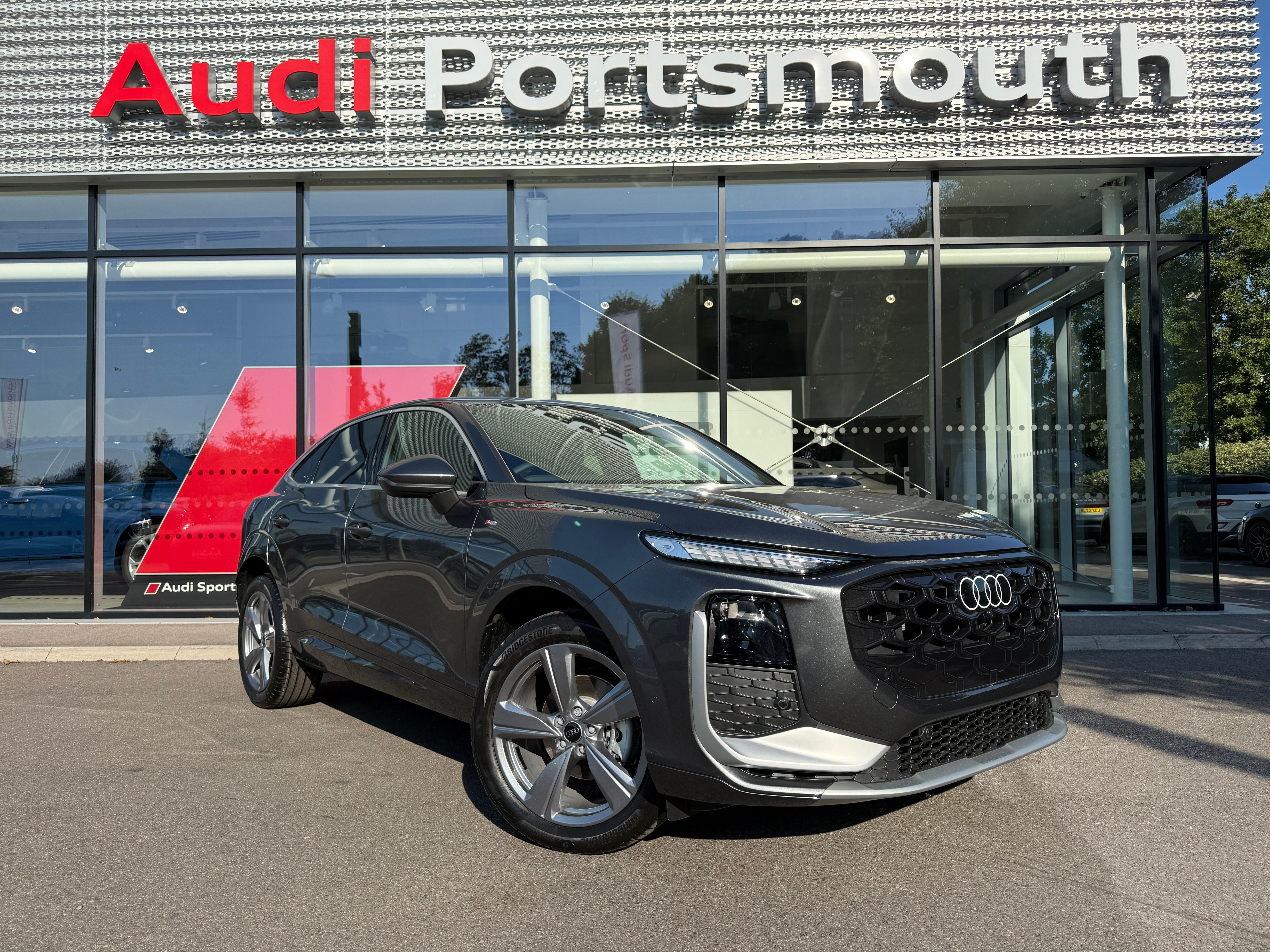 Main listing image - Audi Q3