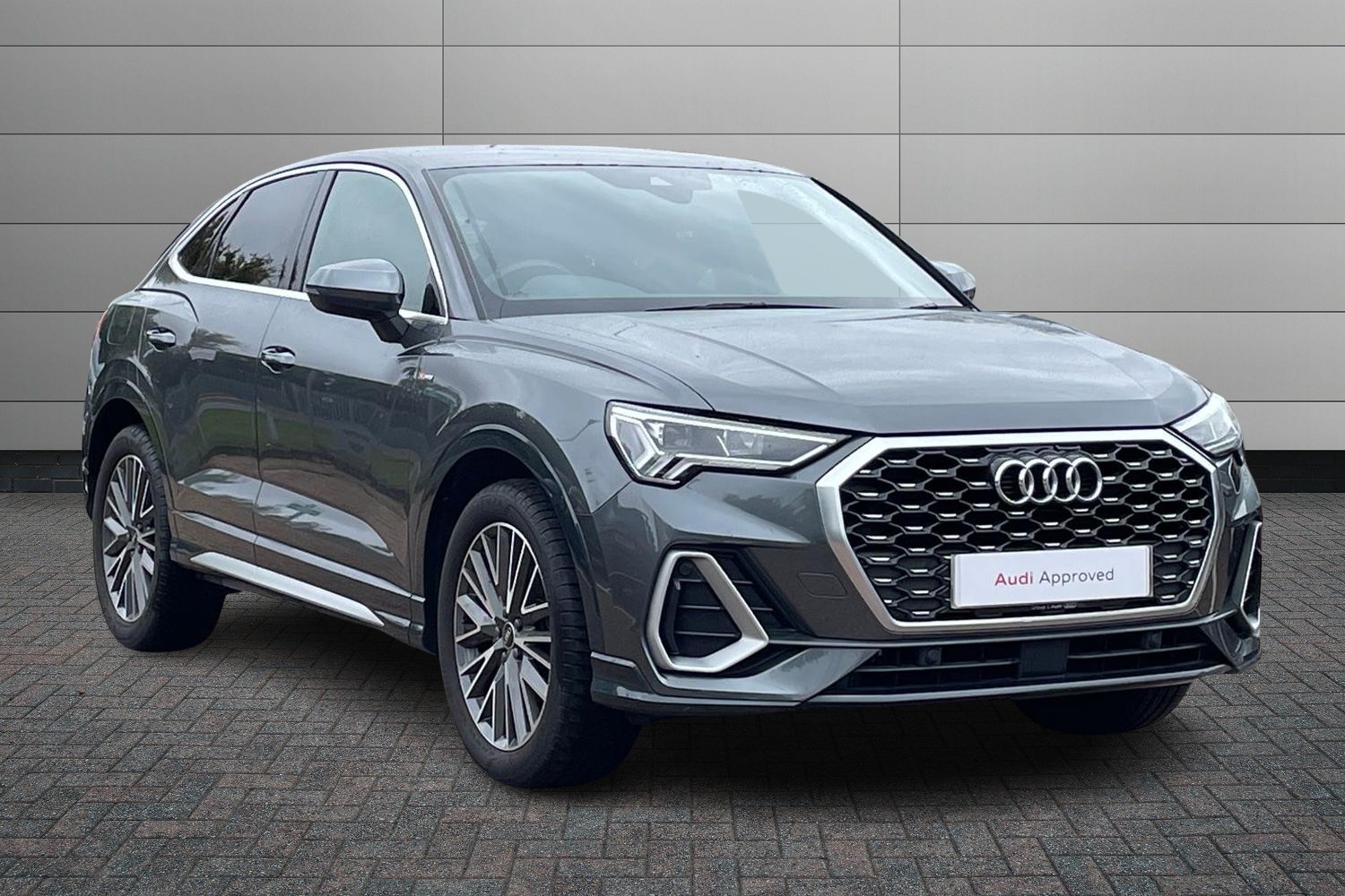 Main listing image - Audi Q3