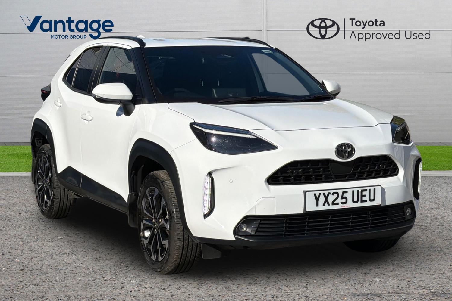 Main listing image - Toyota Yaris Cross