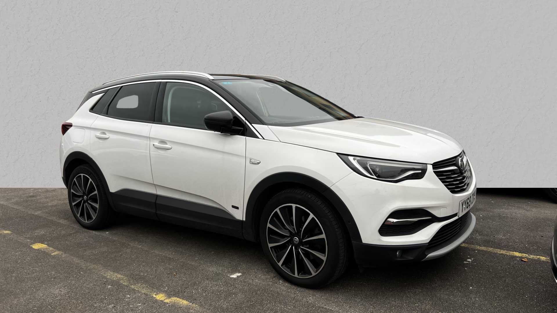 Main listing image - Vauxhall Grandland X