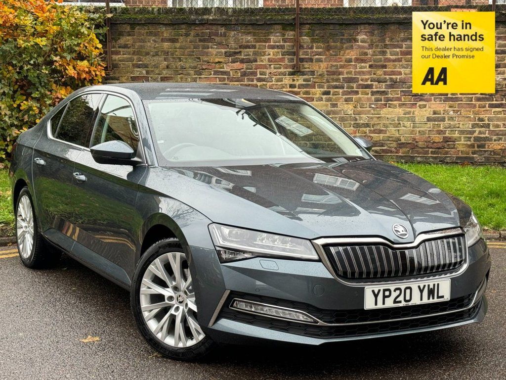 Main listing image - Skoda Superb