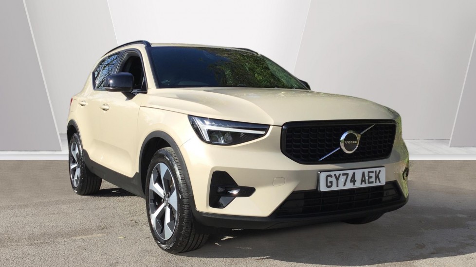 Main listing image - Volvo XC40