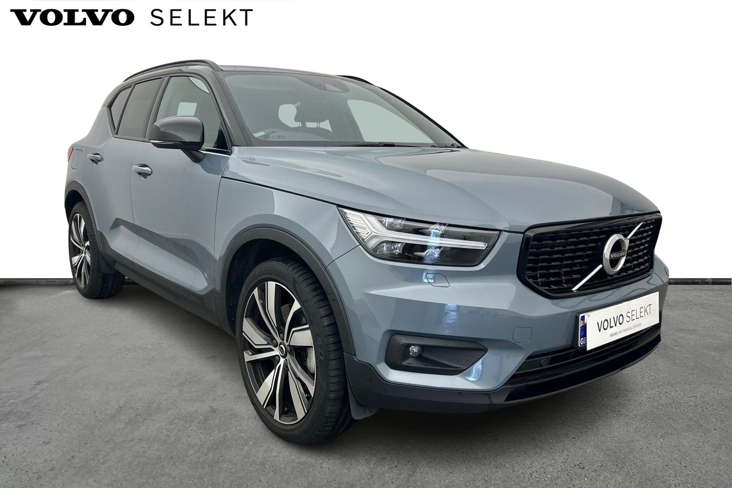 Main listing image - Volvo XC40 Recharge