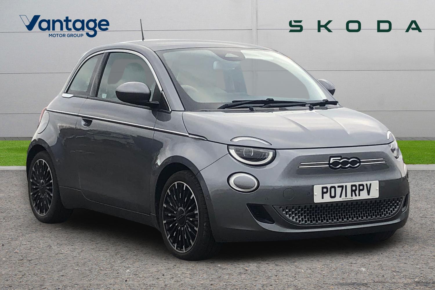 Main listing image - Fiat 500 Electric