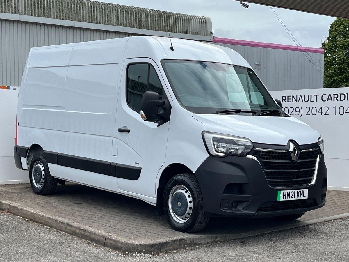 Main listing image - Renault Master E Tech