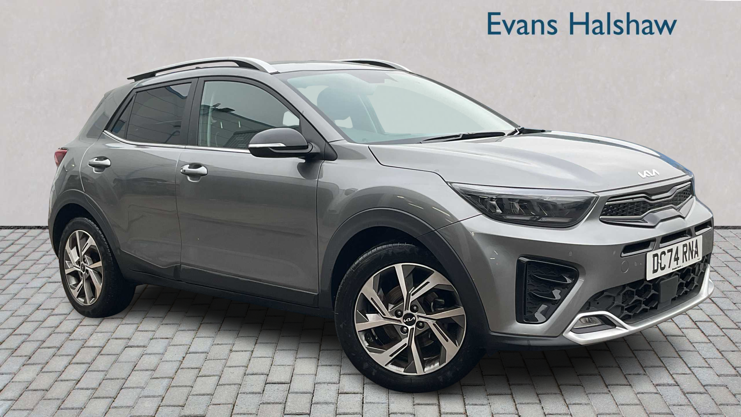 Main listing image - Kia Stonic