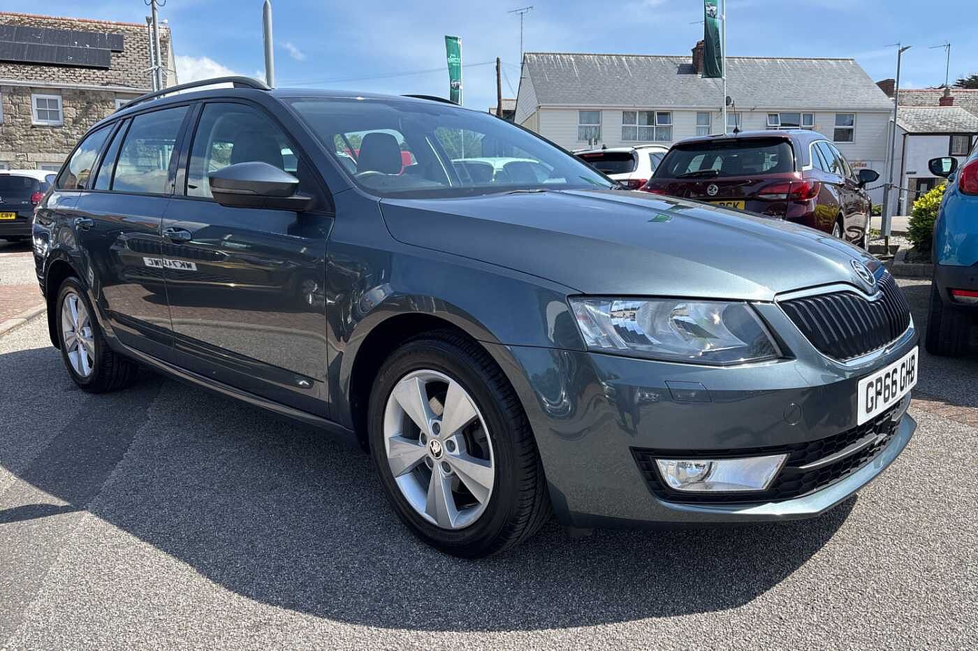 Main listing image - Skoda Octavia Estate