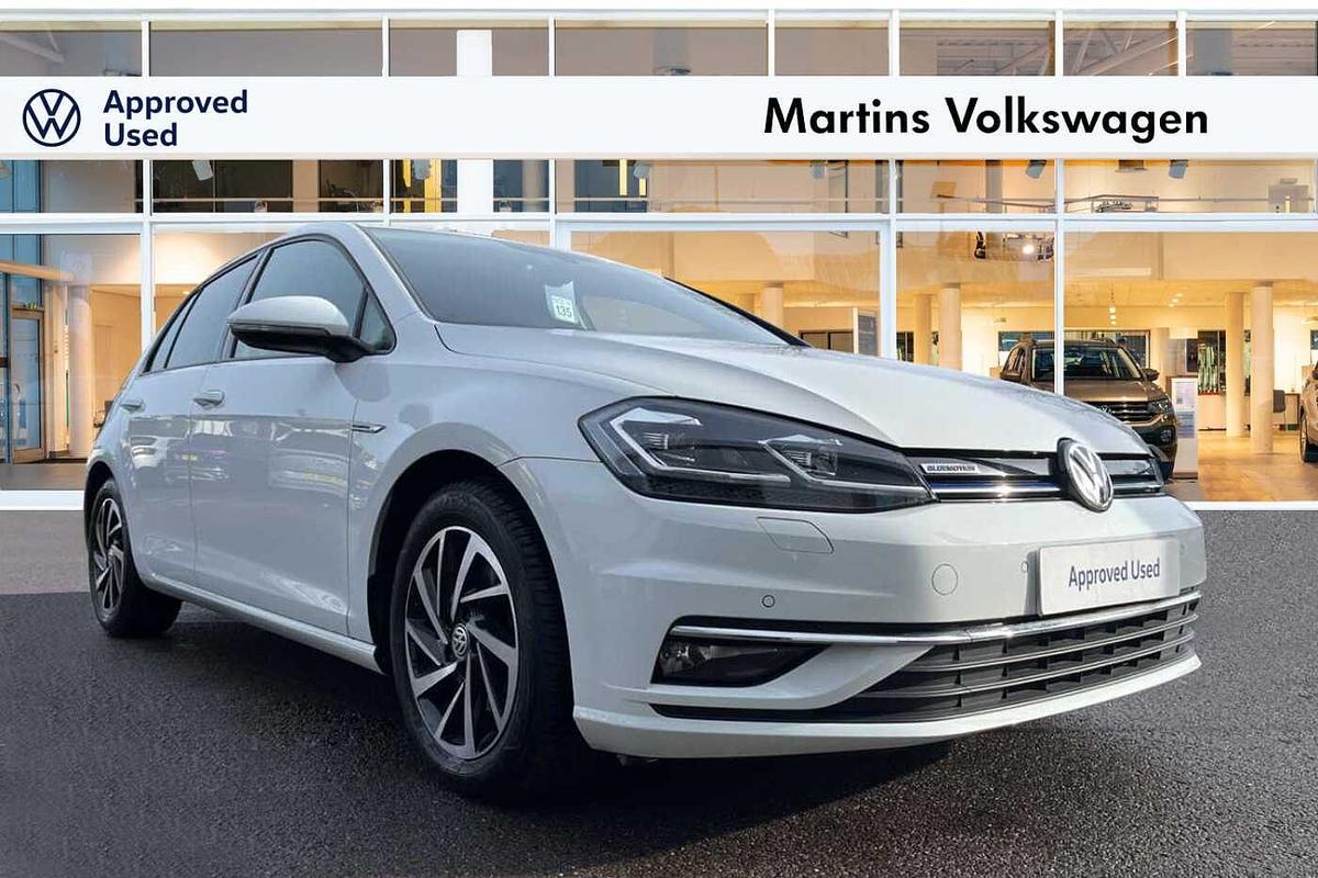 Main listing image - Volkswagen Golf