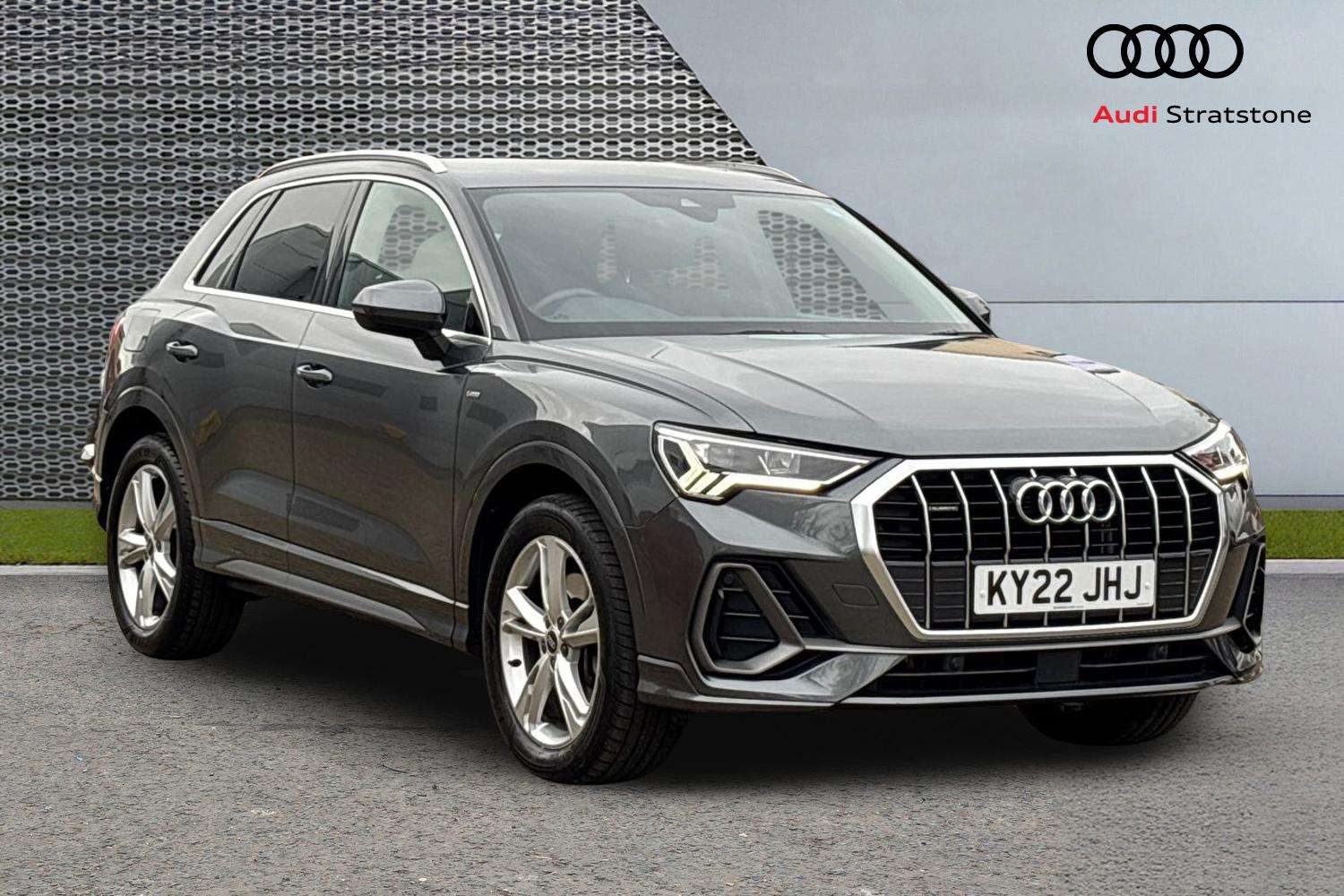 Main listing image - Audi Q3