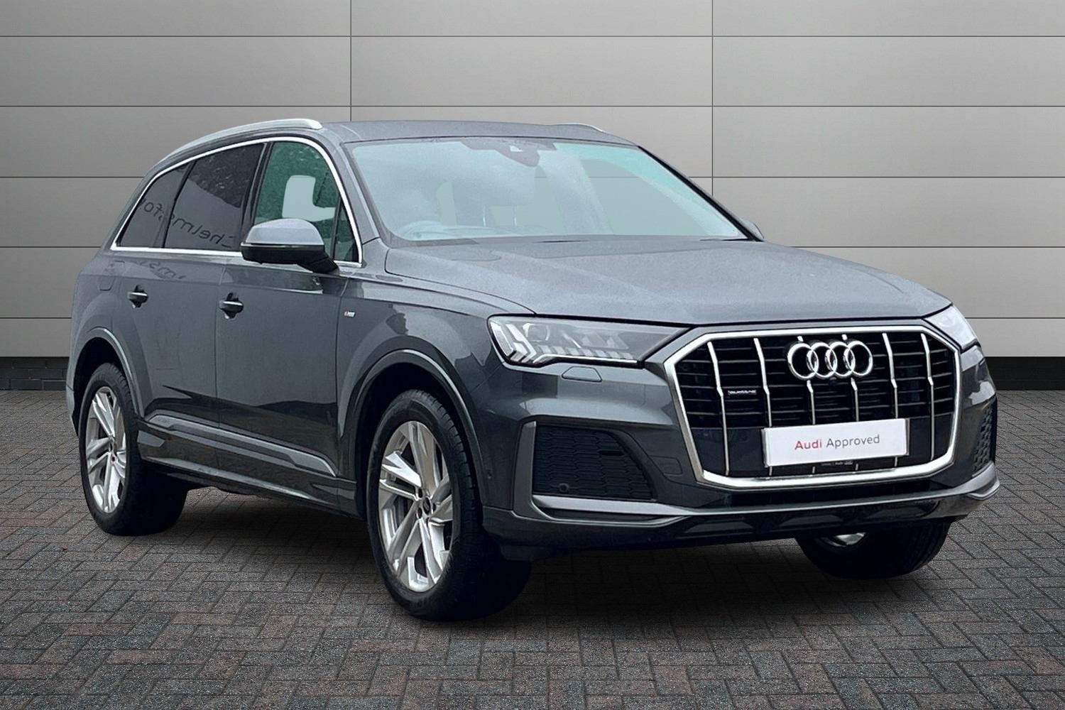 Main listing image - Audi Q7