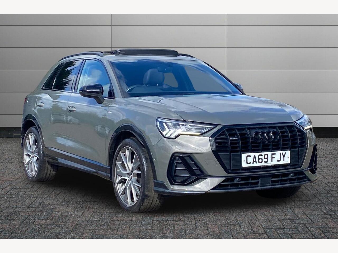 Main listing image - Audi Q3