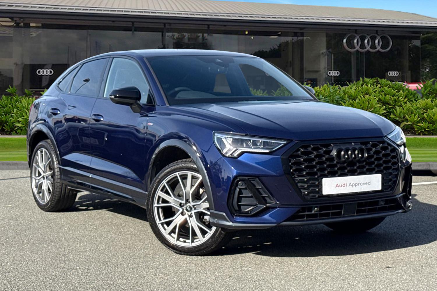 Main listing image - Audi Q3